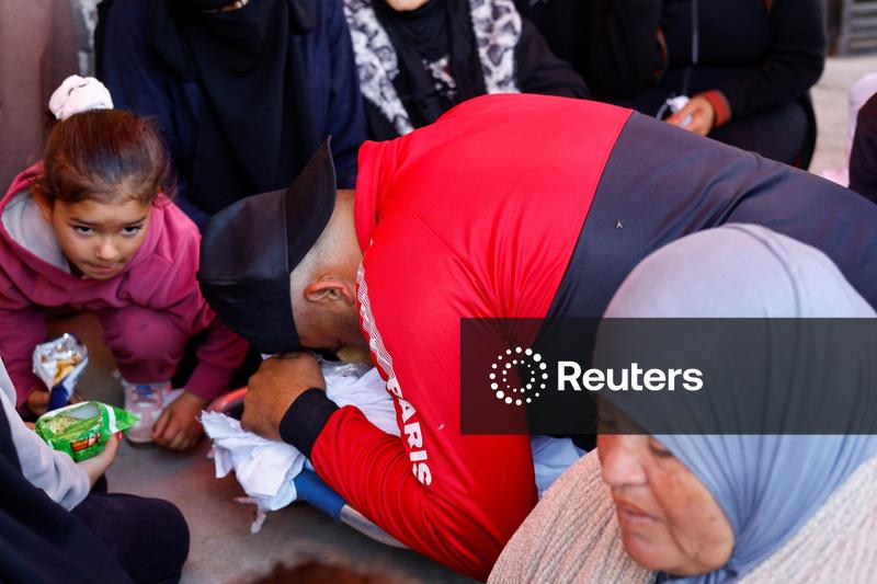 Ataque aéreo israelense mata três pessoas em Gaza após novas negociações sobre cessar-fogo