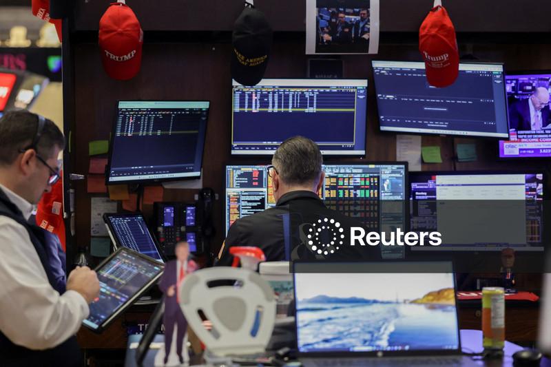 Wall Street cai em meio a cautela antes de prazo de Trump para o Irã