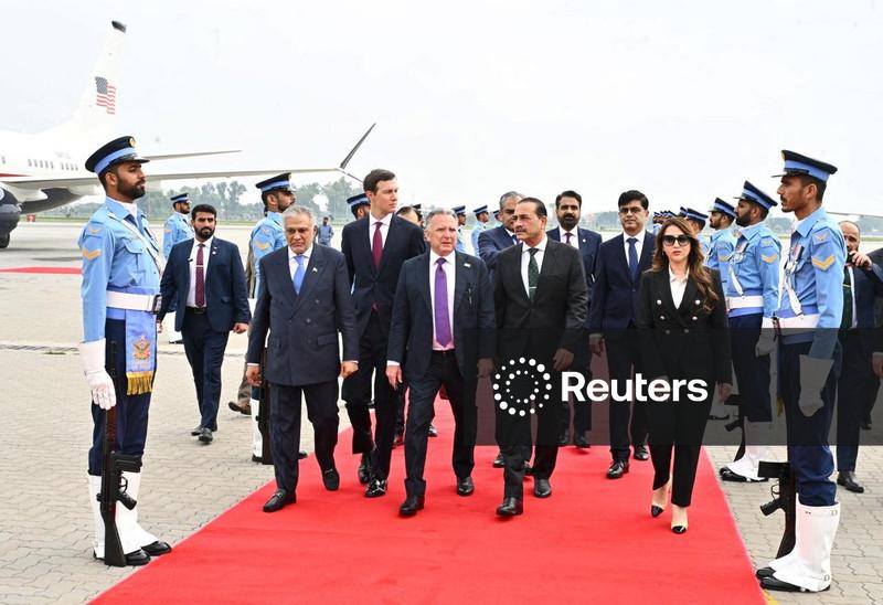 Negociações entre Irã e EUA voltam-se para acordo provisório em meio a divergências, dizem fontes iranianas