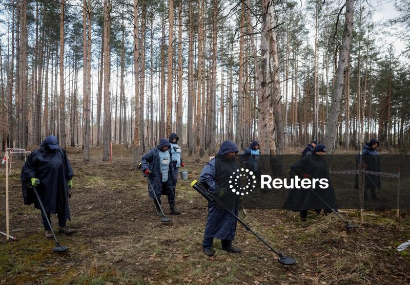 Homem, máquina e IA se unem na batalha para remover as minas na Ucrânia