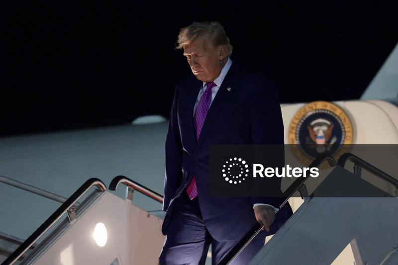 Trump diz que navios petroleiros vazios estão indo para os EUA para carregar petróleo e gás