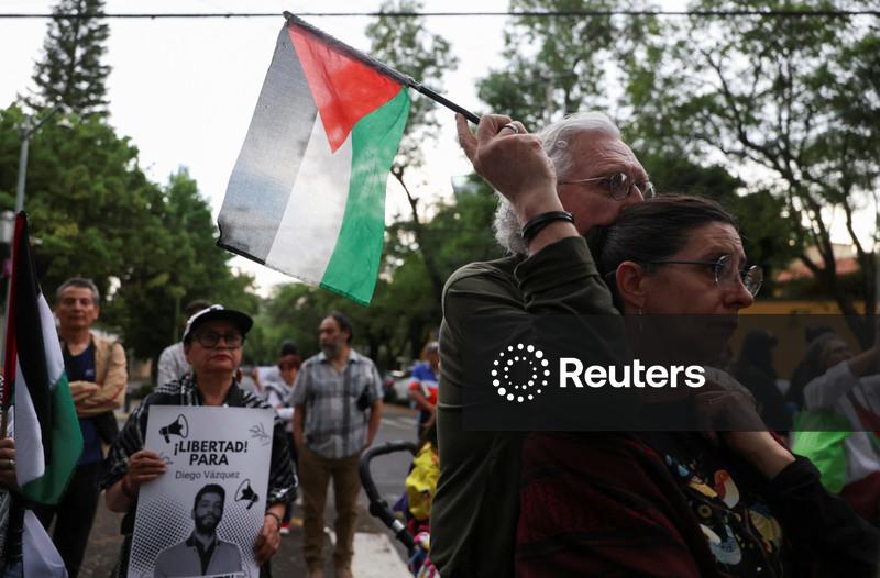 Ativistas de flotilha de Gaza libertados alegam abuso israelense, incluindo estupro