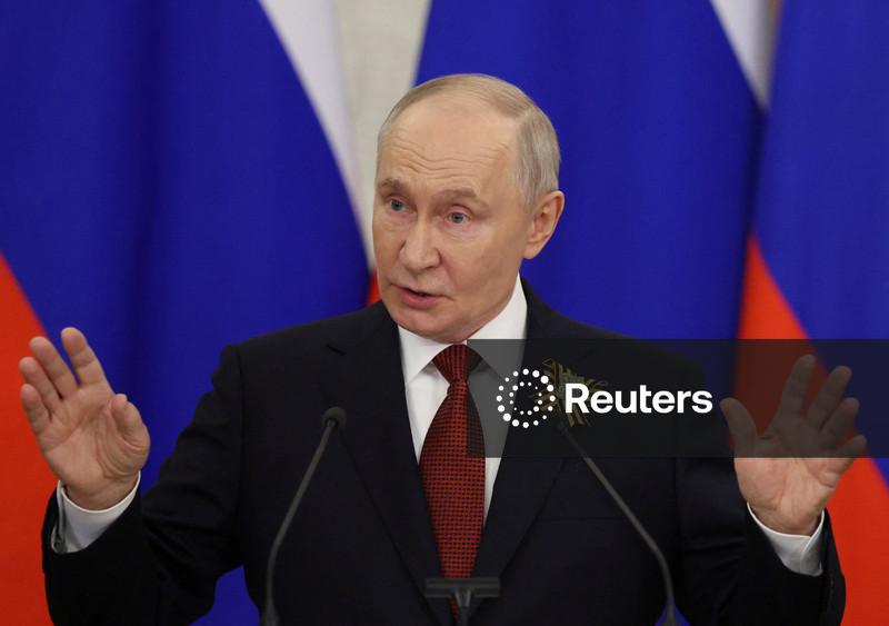 Kremlin e Trump dizem que guerra na Ucrânia está quase no fim após Zelenskiy levantar dúvidas
