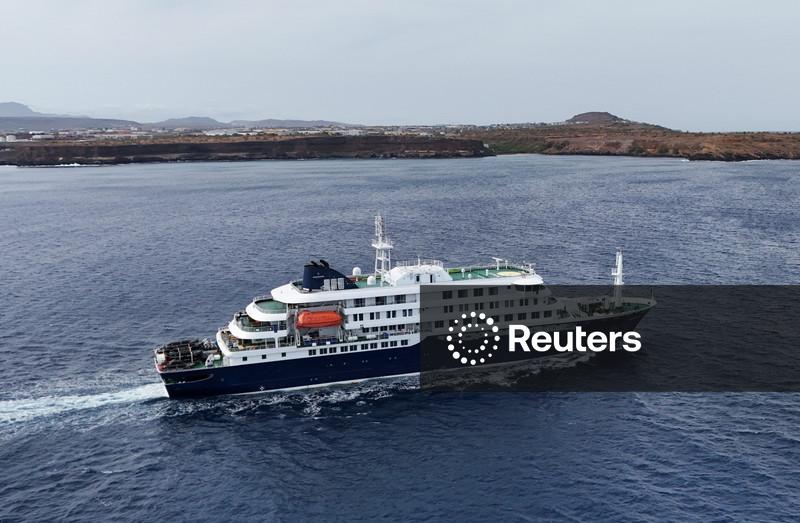 Países buscam rastrear passageiros de navio de cruzeiro afetado por hantavírus