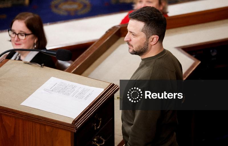 Zelenskiy diz que Rússia está considerando plano para atacar um país da Otan a partir de Belarus