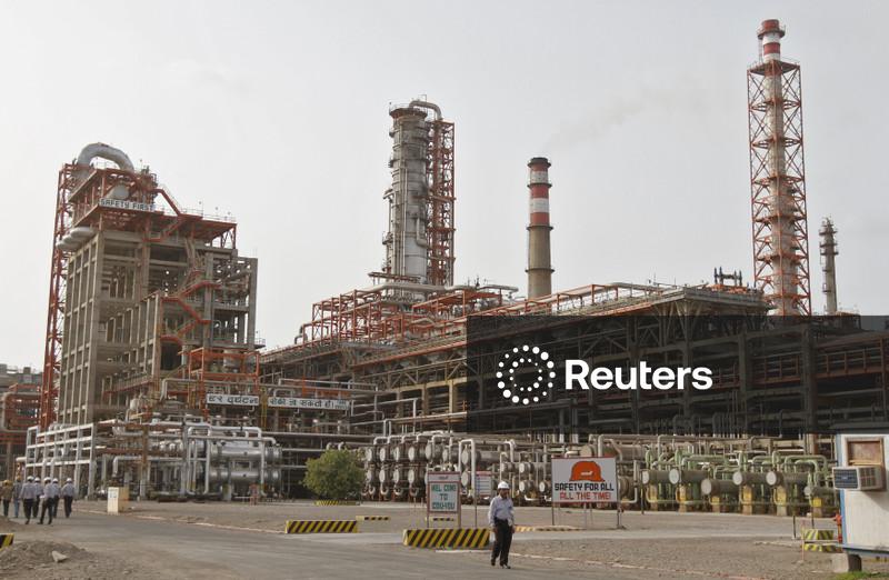 Índia recorre ao petróleo da América Latina e da África após interrupção de Ormuz