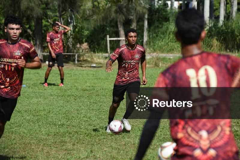 Time de indígenas estreia no futebol profissional do Rio em luta por vitórias e afirmação