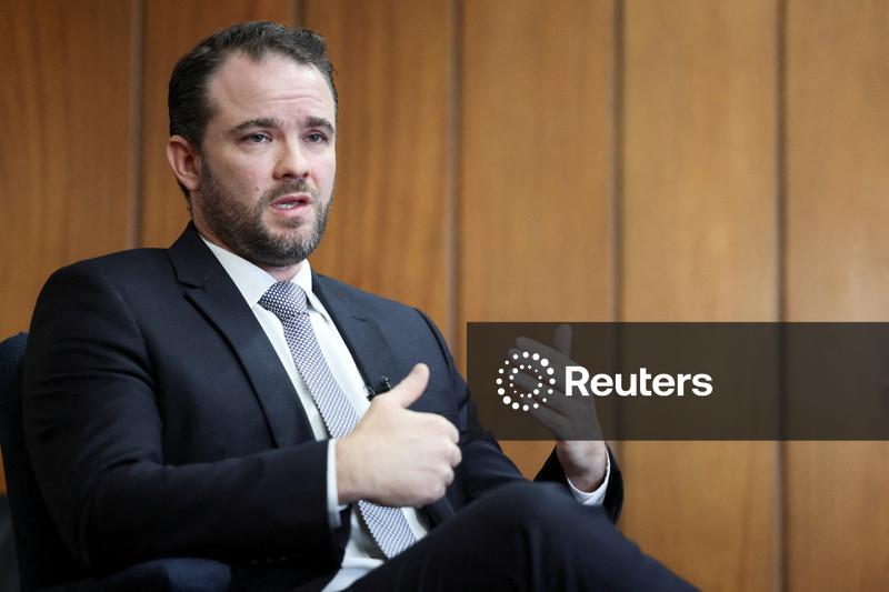 Governo ampliará bloqueio de despesas de ministérios, diz Durigan