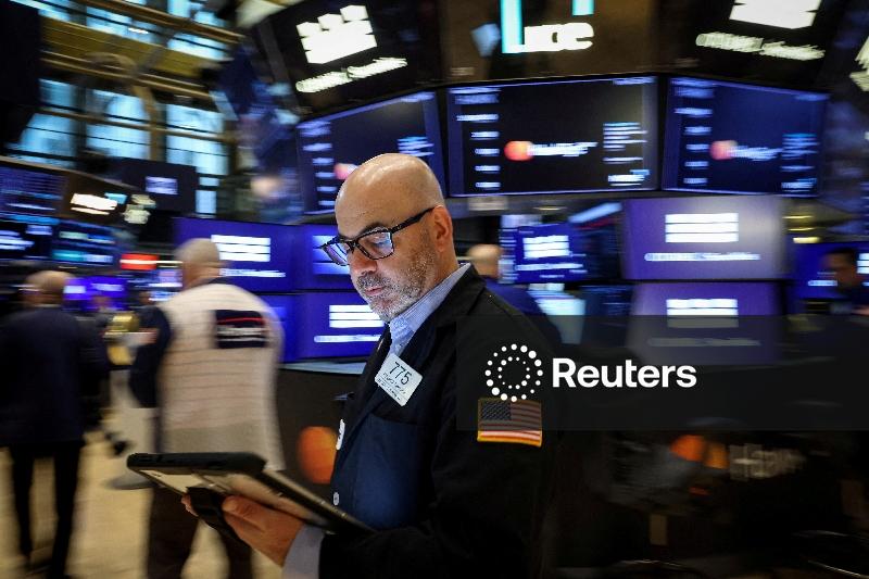 Wall St cai com alta de rendimentos por temores com inflação