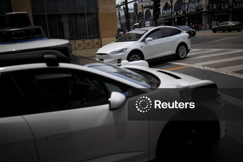 Musk espera que carros da Tesla sem monitor humano sejam difundidos nos EUA este ano