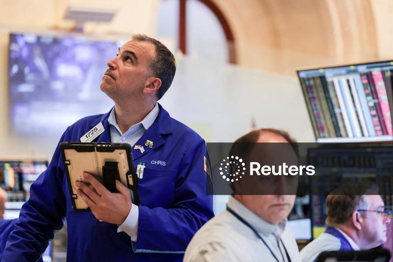 Otimismo sobre IA ofusca riscos no Oriente Médio e Wall Street avança na abertura