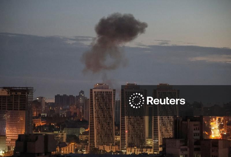 Rússia alerta missões diplomáticas para retirarem funcionários de Kiev caso Moscou lance ataque em massa
