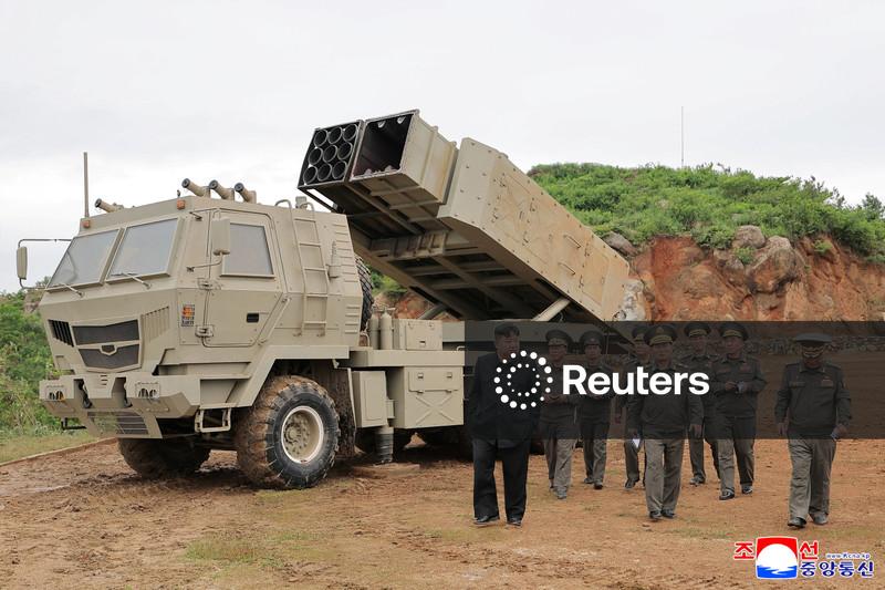 Coreia do Norte testa combinação de mísseis balísticos, de cruzeiro e foguetes de artilharia aprimorados, diz KCNA