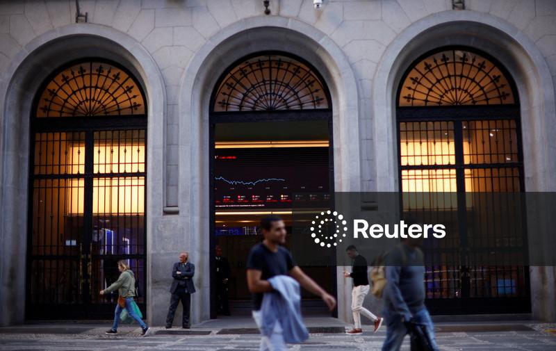 Ibovespa recua na abertura com exterior mais negativo