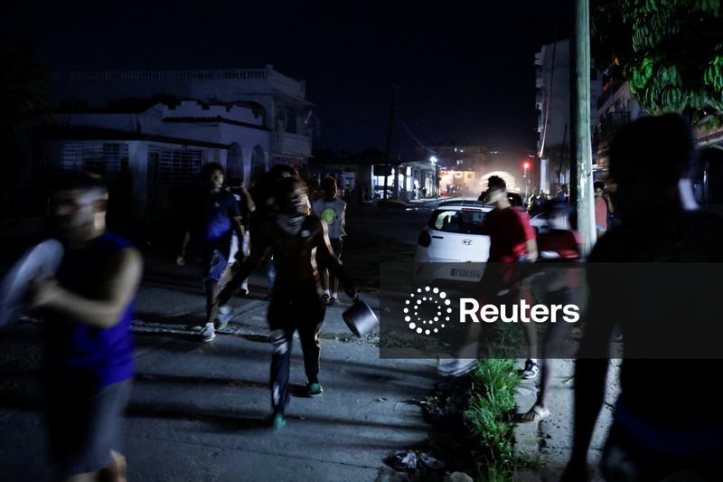Rede  elétrica de Cuba sofre colapso parcial em meio a protestos