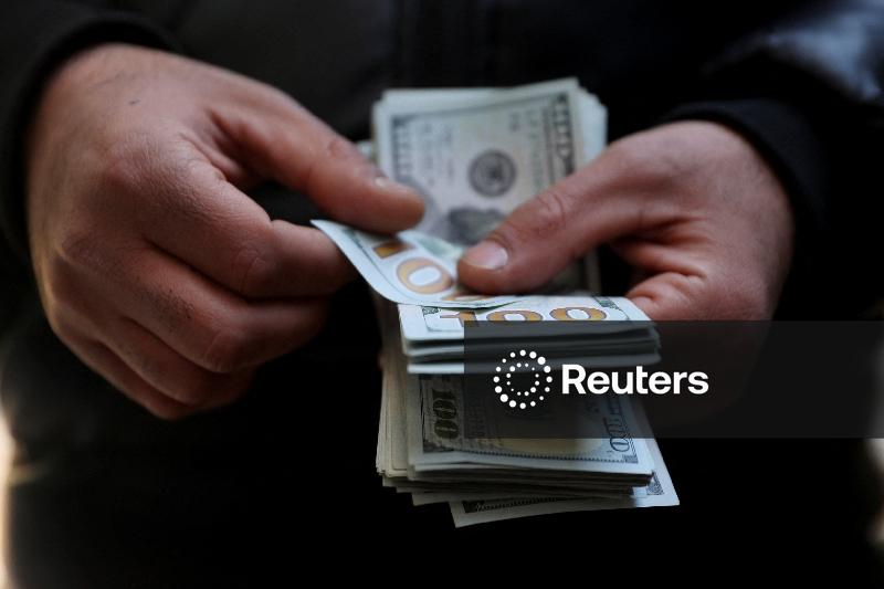 Dólar à vista fecha em alta de 1,59%, a R$5,0664 na venda