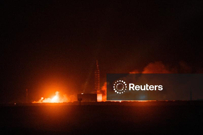 Foguete da Blue Origin explode na plataforma de lançamento em revés para tentativa de alcançar SpaceX