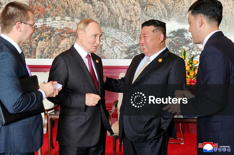 Líder norte-coreano classifica laços com Rússia prioridade máxima na mensagem do Dia da Vitória para Putin