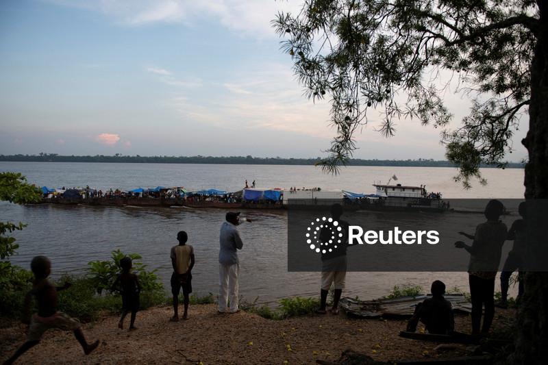 Falsos rumores, mortes reais: Por dentro da crise de desinformação sobre saúde no Congo