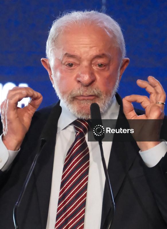 Petrobras tem que pensar no Brasil e não apenas em si enquanto empresa, diz Lula