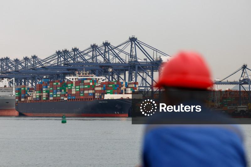 Exportações chinesas de abril se recuperam fortemente após março fraco, superávit comercial aumenta