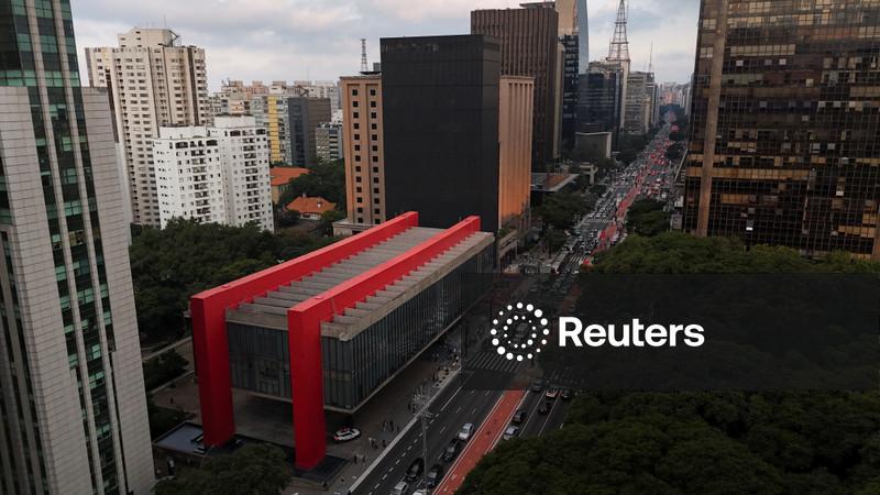 Expansão de serviços do Brasil ganha força em abril apesar de pressão inflacionária por guerra, mostra PMI
