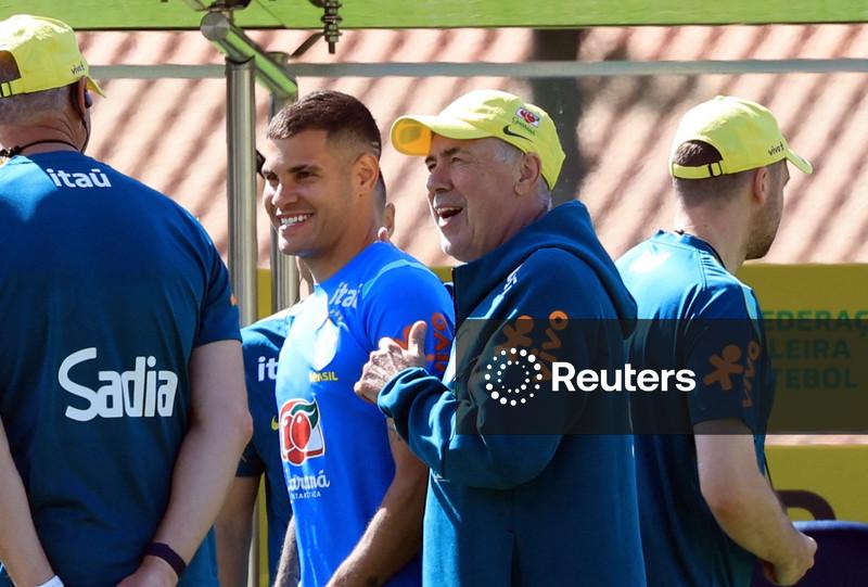 Ancelotti garante Neymar na Copa apesar de lesão