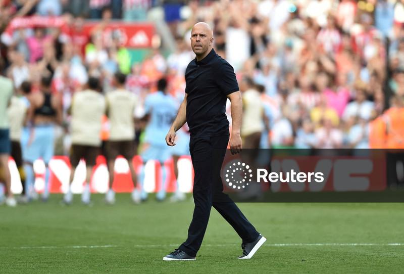 Liverpool demite técnico Arne Slot