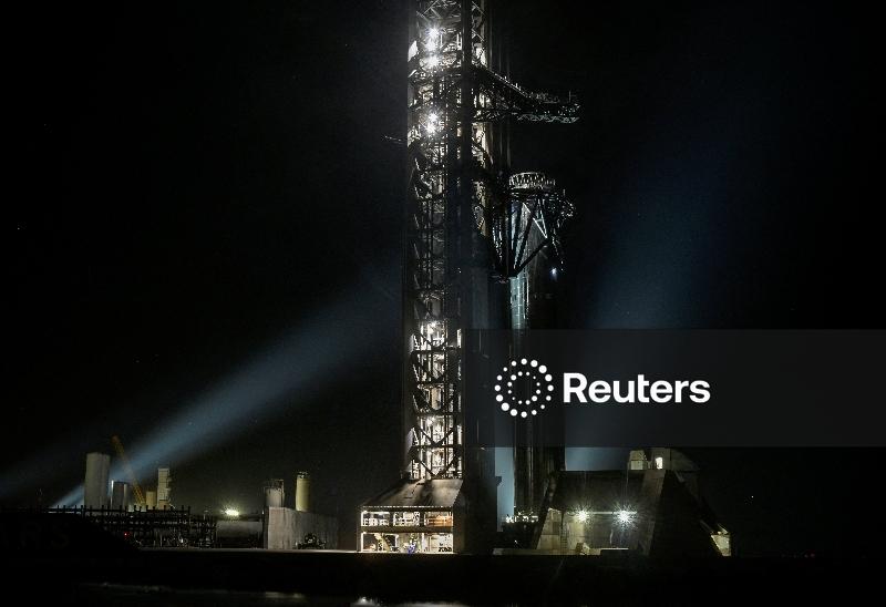 Nave atualizada da SpaceX está pronta para 1º lançamento antes de IPO