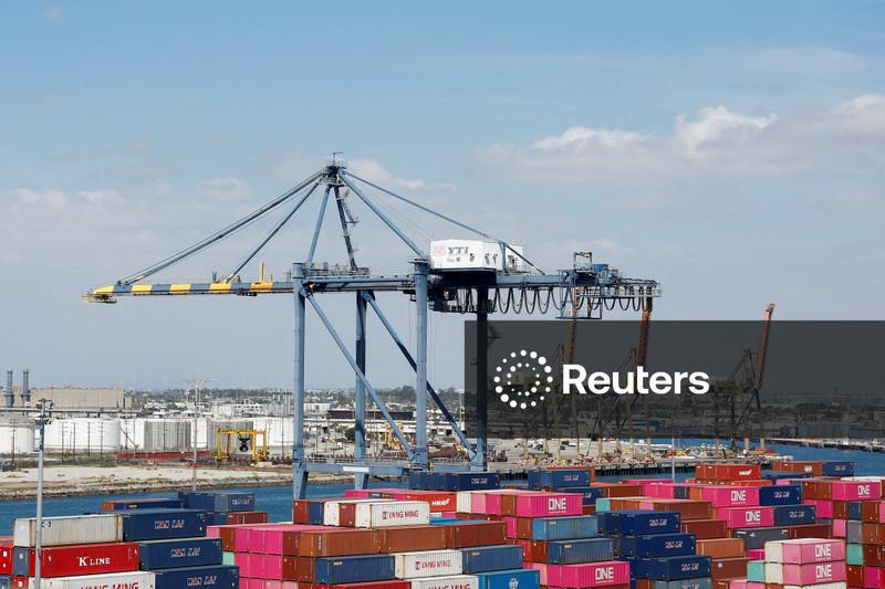 Déficit comercial dos EUA aumenta em março devido às importações; exportações de petróleo sobem