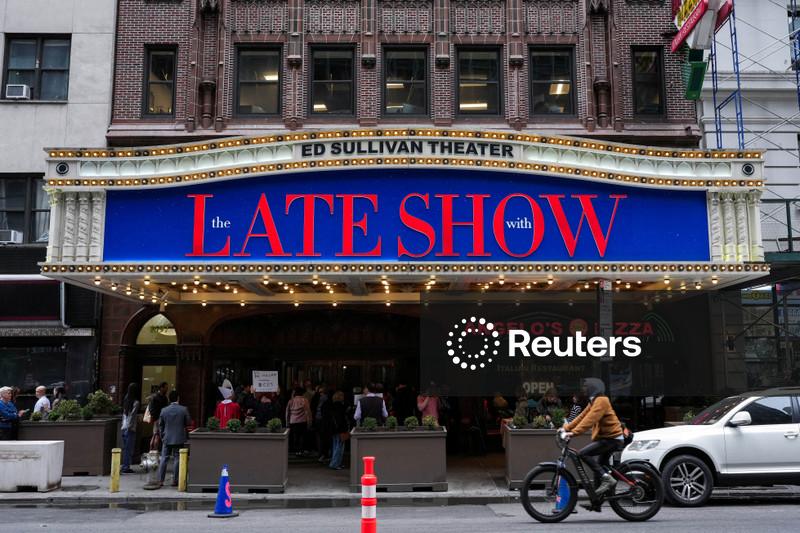 Paul McCartney ajuda Stephen Colbert a se despedir do "Late Show"