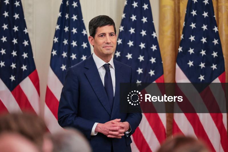 Uma minoria de membros do Fed pode prever uma alta dos juros; Warsh é incógnita