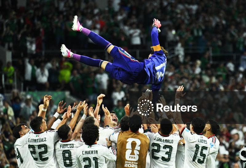 Ochoa recebe despedida perfeita no Azteca com vitória do México sobre República Tcheca