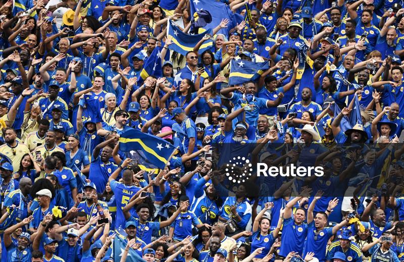 Torcedores de Curaçao aceitam goleada com naturalidade e mantêm alegria com Copa do Mundo