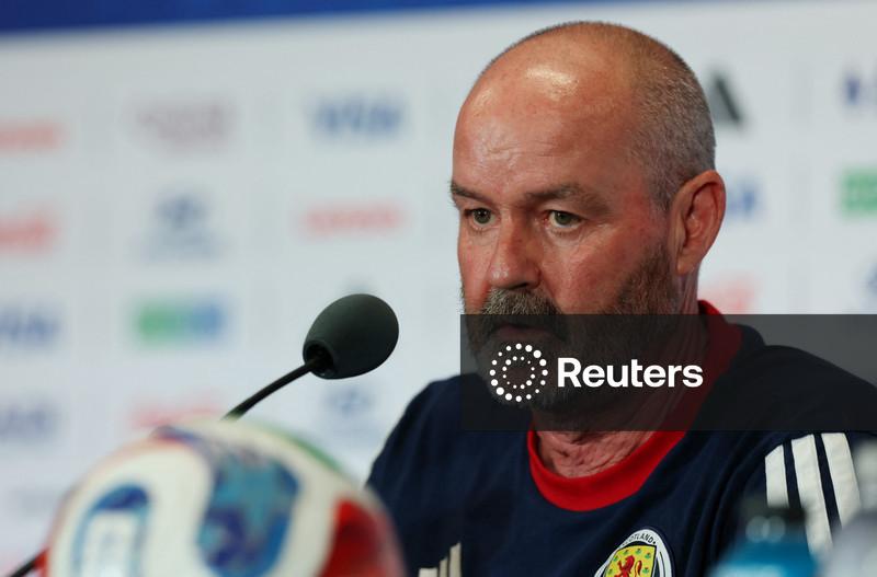 Técnico da Escócia sonha em voltar ao Azteca, mas foco agora está no Brasil