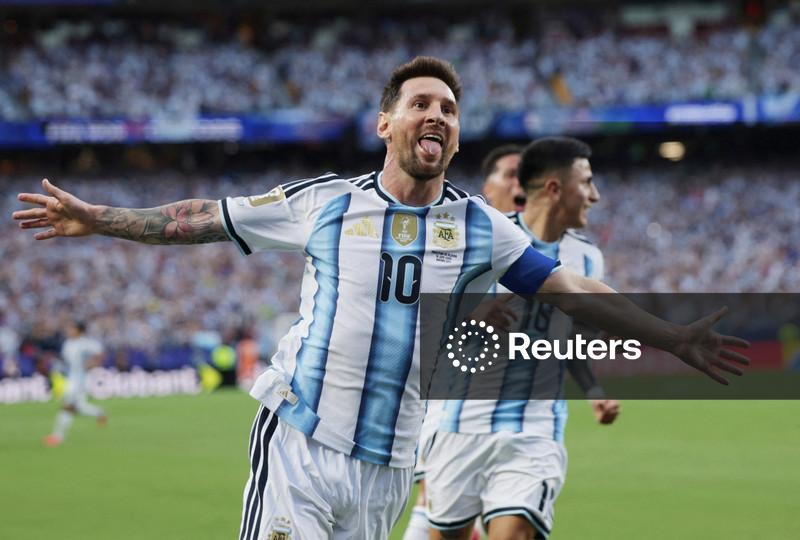 Messi iguala recorde de gols em Copas do Mundo na vitória da Argentina sobre a Argélia