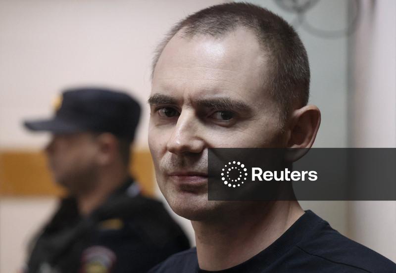 Político russo que defende cessar-fogo na Ucrânia é condenado a 7 anos de prisão por postagens em rede social
