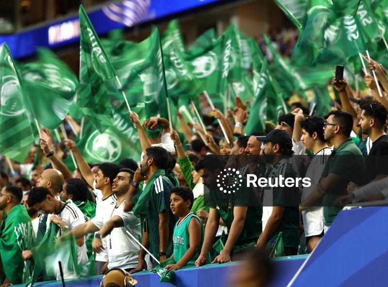 Bandeiras de Iraque e Arábia Saudita não serão colocadas no gramado durante a Copa do Mundo