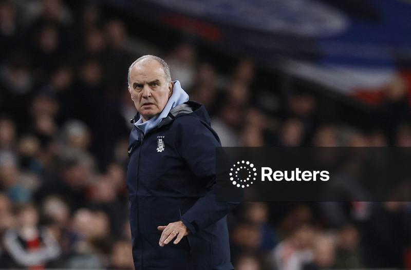 Bielsa defende protocolos médicos após lesões na seleção uruguaia antes da Copa do Mundo