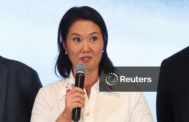 Keiko Fujimori lidera eleição presidencial acirrada no Peru