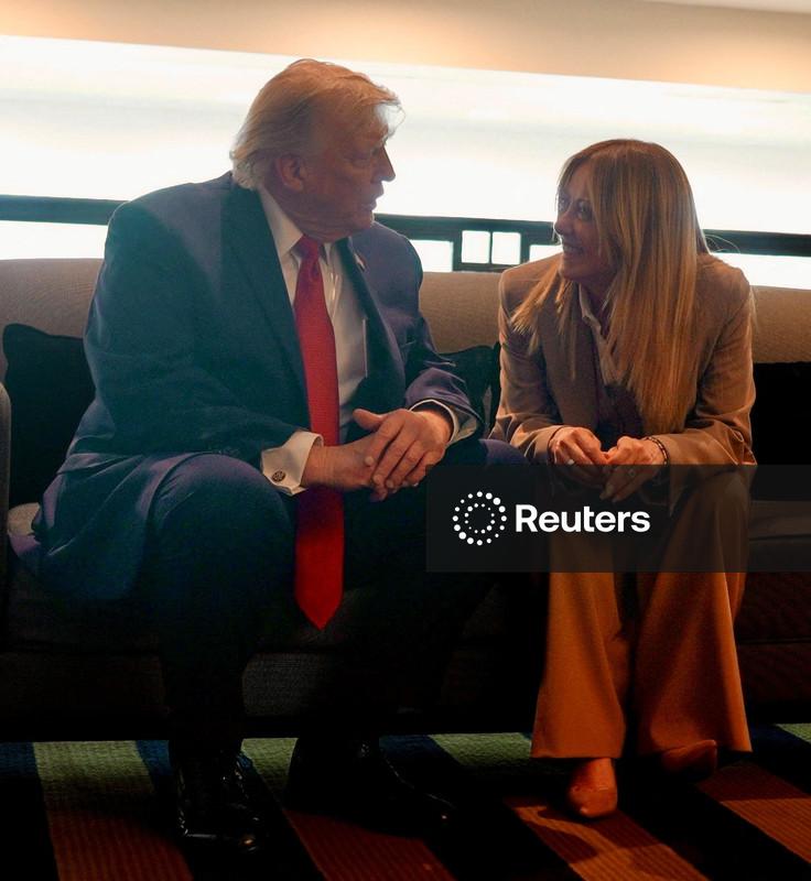 Premiê italiana diz que Trump "inventou do nada" história de que ela implorou para tirar uma foto
