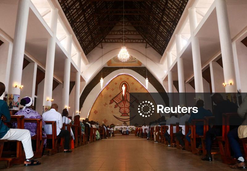 Vaticano rejeita proposta para que mulheres católicas profiram homilia