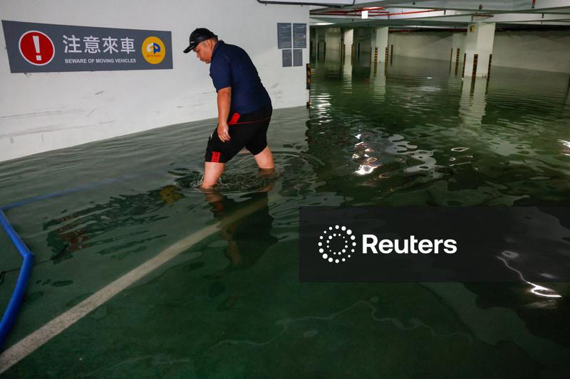 Japão se prepara para duas tempestades; chuvas torrenciais paralisam partes de Taiwan