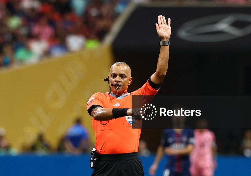 Wilton Pereira Sampaio vai apitar partida de abertura da Copa do Mundo