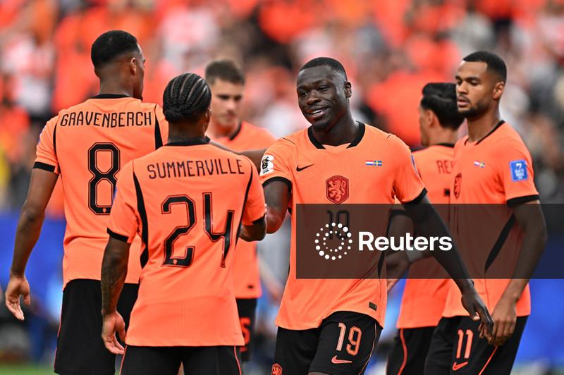 Brobbey e Gakpo lideram goleada da Holanda sobre a Suécia