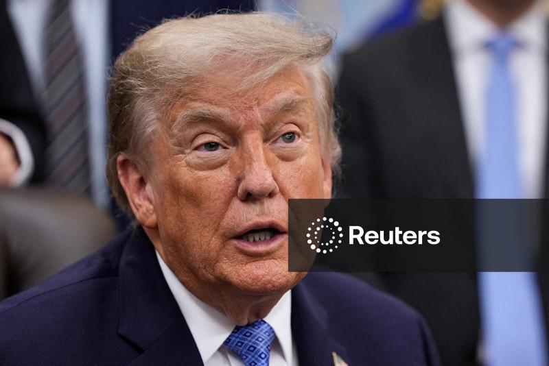Trump diz que tomará medidas após decisão da Suprema Corte que o impediu de demitir diretora do Fed