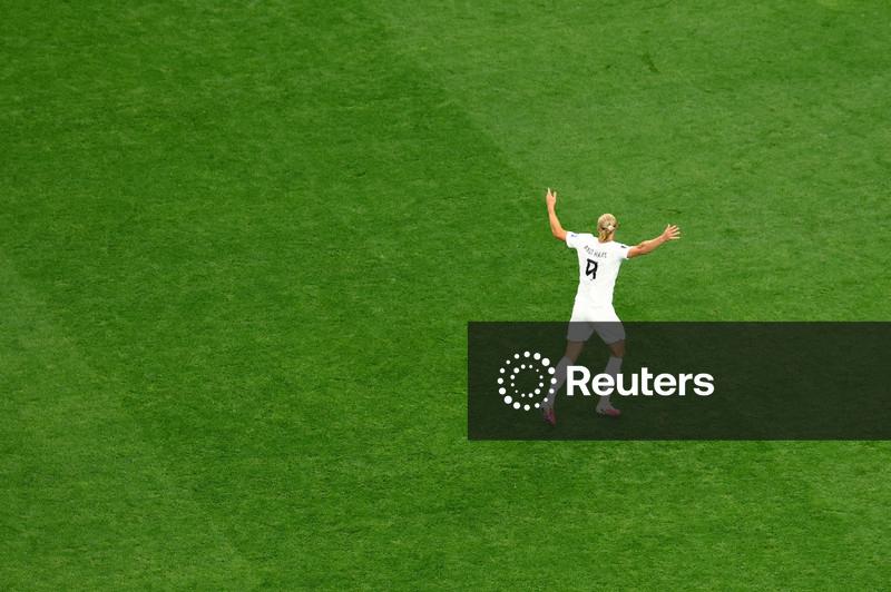 Haaland escapa das amarras da Costa do Marfim e leva Noruega às oitavas de final da Copa do Mundo