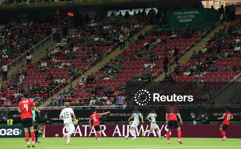 Assentos vazios em partida da Copa do Mundo reacendem preocupações com preços dos ingressos