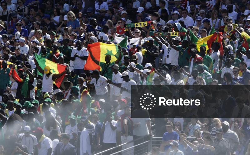 Imigrantes e fãs internacionais substituem torcedores de Senegal que não conseguiram viajar