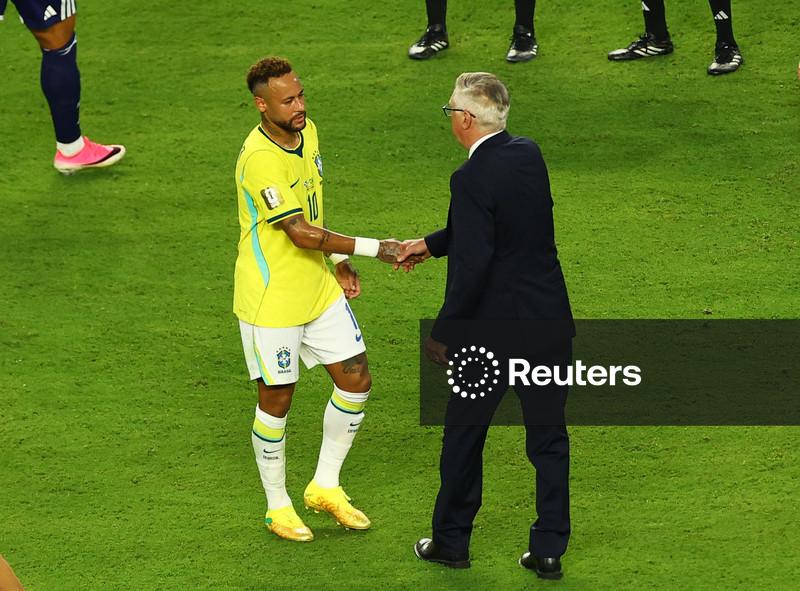 Ancelotti pede que Brasil mantenha a calma após retorno de Neymar e excelente atuação de Vinícius